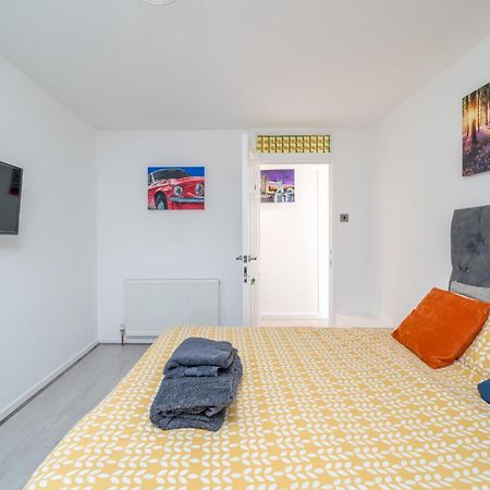 Private Room In London Enfield With Parking Экстерьер фото